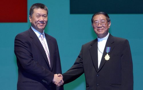 2003- Golden Lotus Medal Domingos Lam