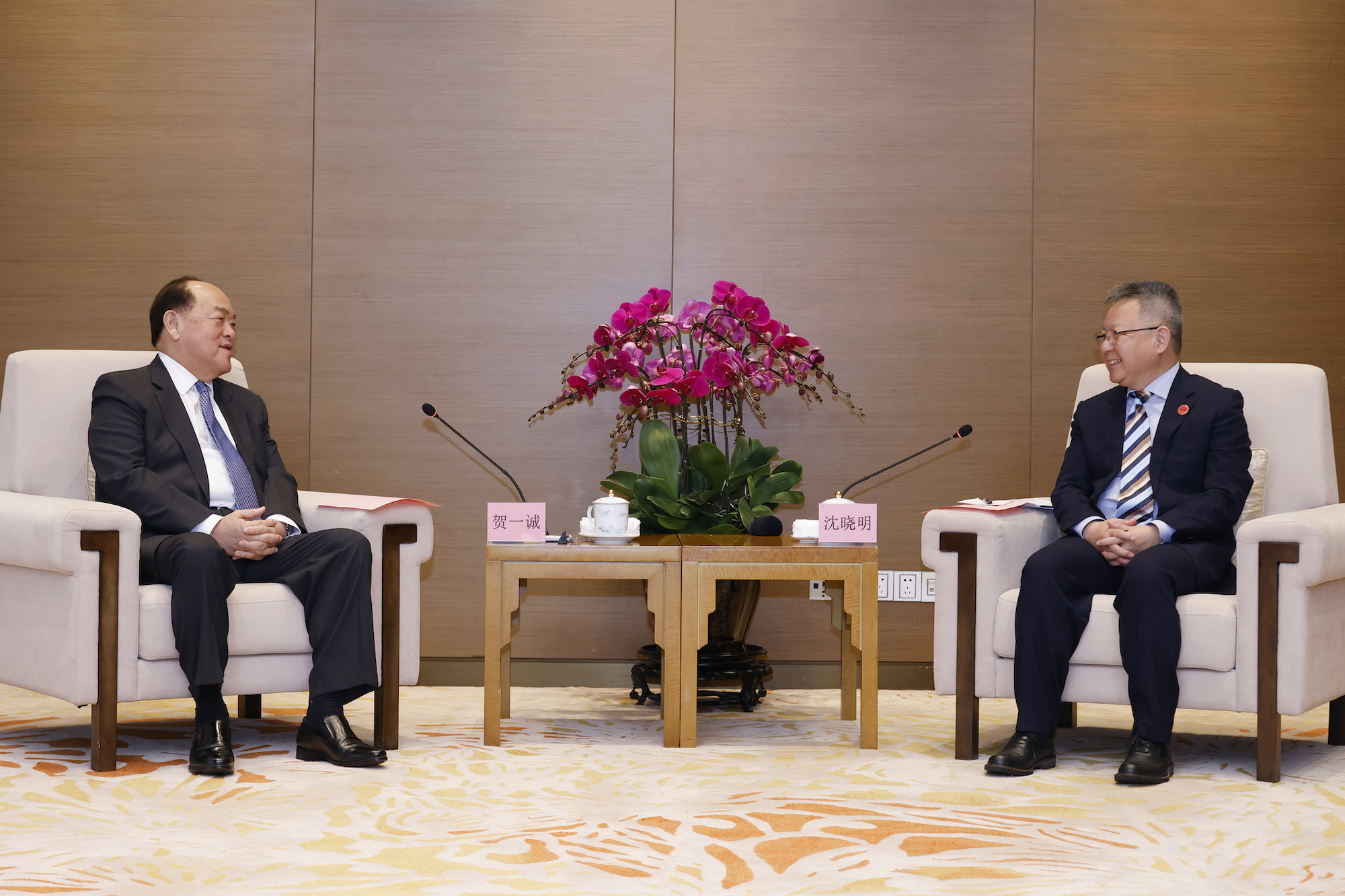 Ho Iat Seng meets with secretary of the Hainan Provincial Committee of the CPC, Shen Xiaoming