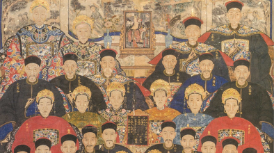 In group portraits, male and female ancestors usually stand in alternating lines
