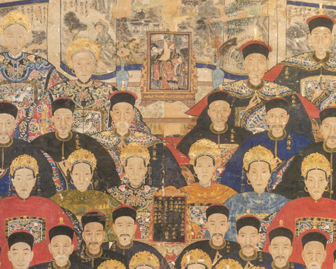 In group portraits, male and female ancestors usually stand in alternating lines