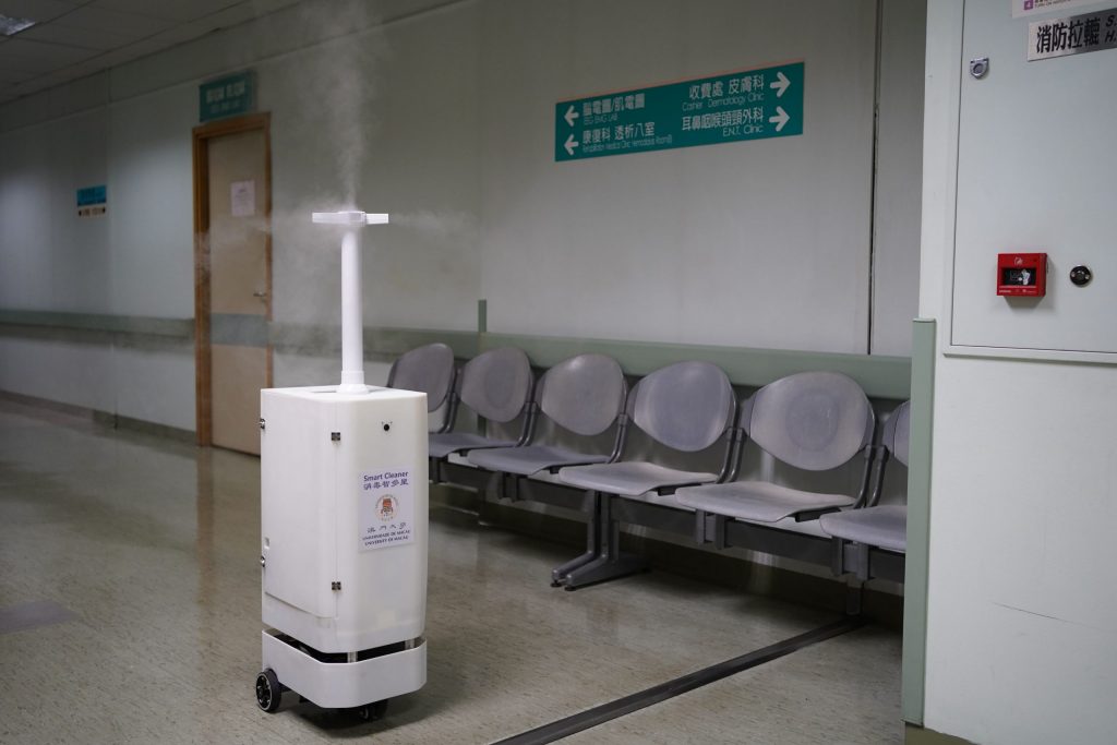 UM smart disinfection robot