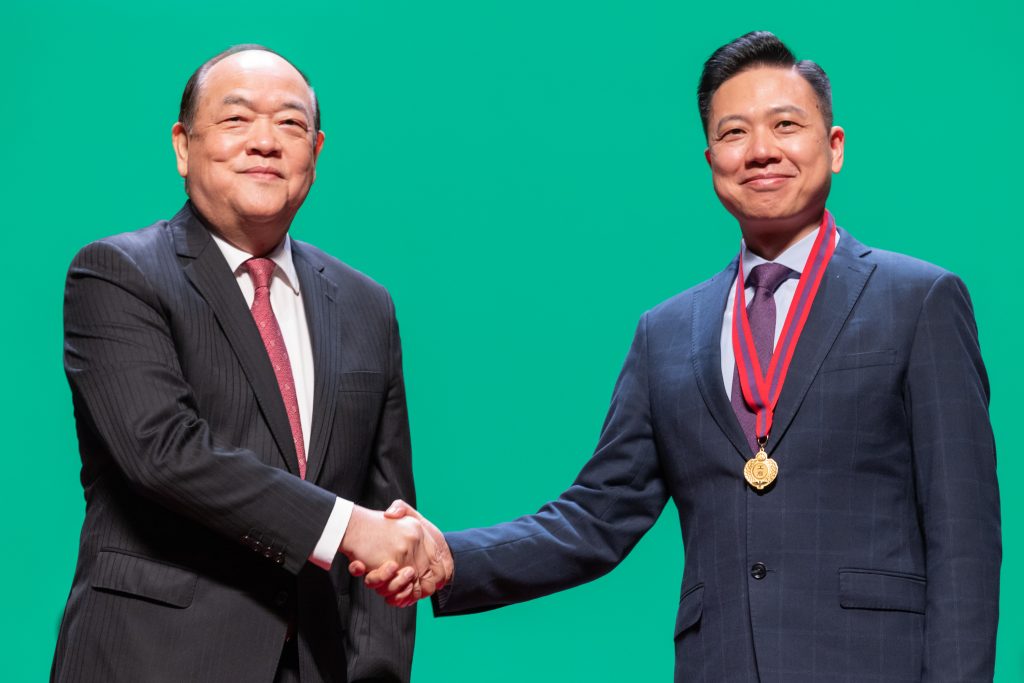 U Seng Pan, UM alumnus and businessman U Seng Pan, who is an internationally-renowned integrated circuit specialist, received the Medal of Merit in Industry and Commerce
