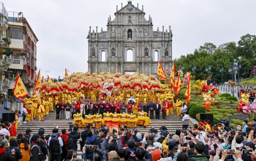The Golden Dragon Parade began at the Ruins of St. Paul on 1 February.