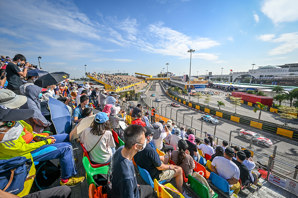 Around 76,000 spectators in the Macau Grand Prix
