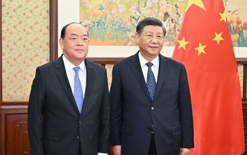 President Xi Jinping met with Macao Chief Executive Ho Iat Seng