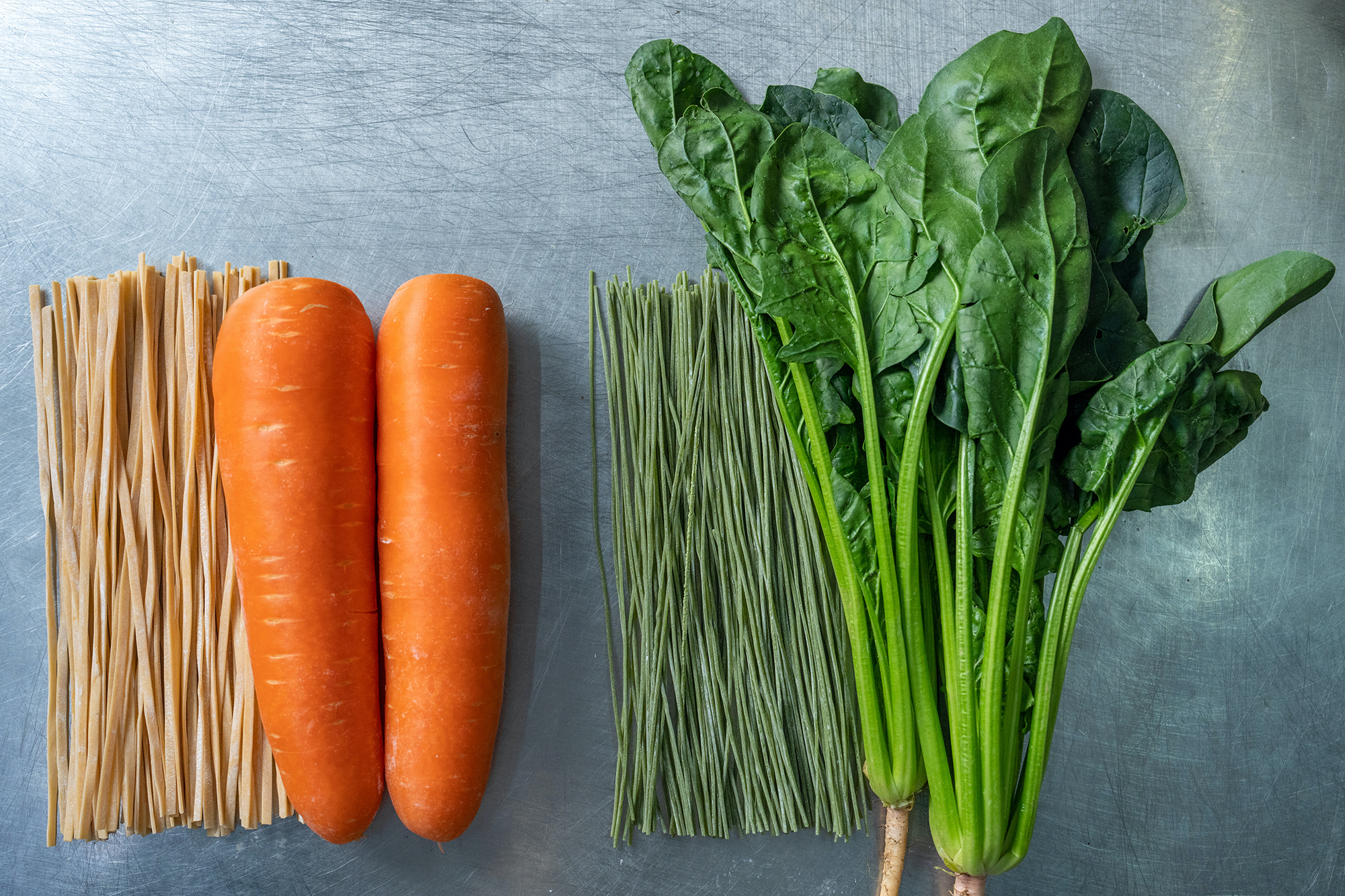 Carrot and spinach noodles