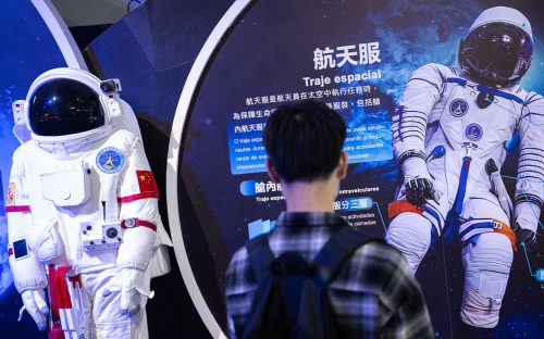 China’s astronauts drop in on Macao