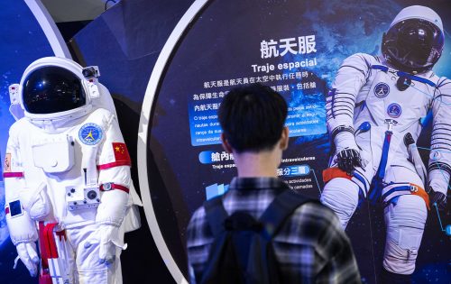 China’s astronauts drop in on Macao