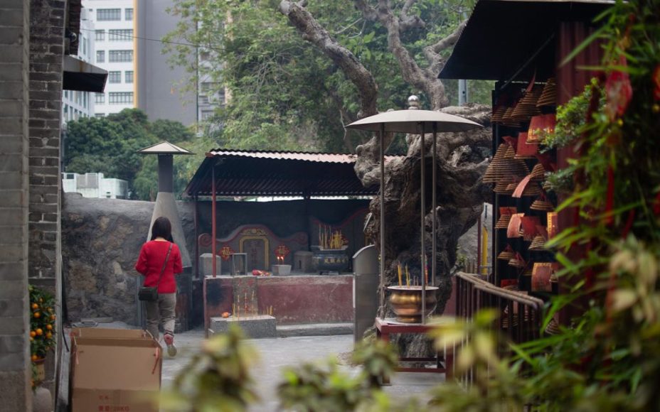 The historic Kun Iam Temple (also known as Pou Chai Temple) is one of the city’s three oldest temples