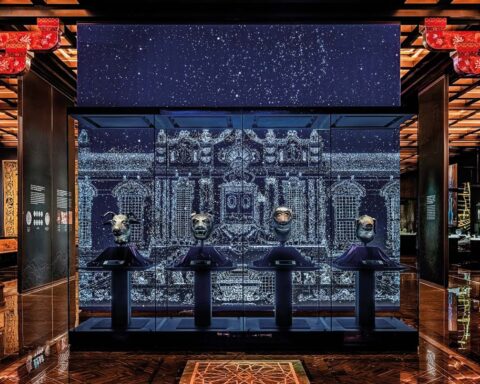 Sparkling LED lights recall the Old Summer Palace, taking visitors back in time to where the Bronze Zodiac Heads once stood
