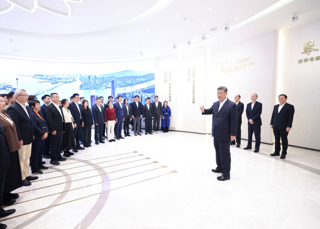 Xi also met with Macao residents living in Hengqin