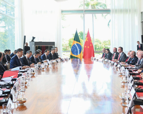 Delegations from China and Brazil meet in Brasília for talks