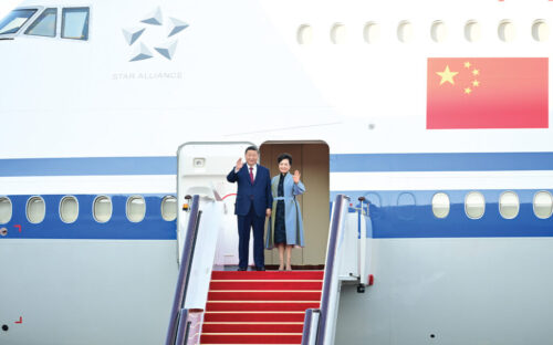 President Xi Jinping arrived in Macao on 18 December, accompanied by his wife, Peng Liyuan, to participate in the celebrations of the 25th anniversary of the Special Administrative Region