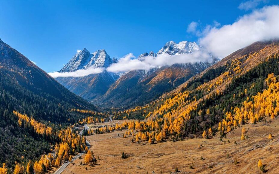 Trips to the mainland offer Macao residents a chance to explore spectacular natural landscapes, like the Siguniangshan area in Sichuan Province