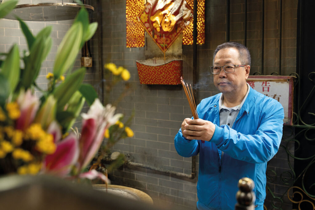 As a representative transmitter, Lo continues his work to preserve the beliefs and customs of Tou Tei for future generations