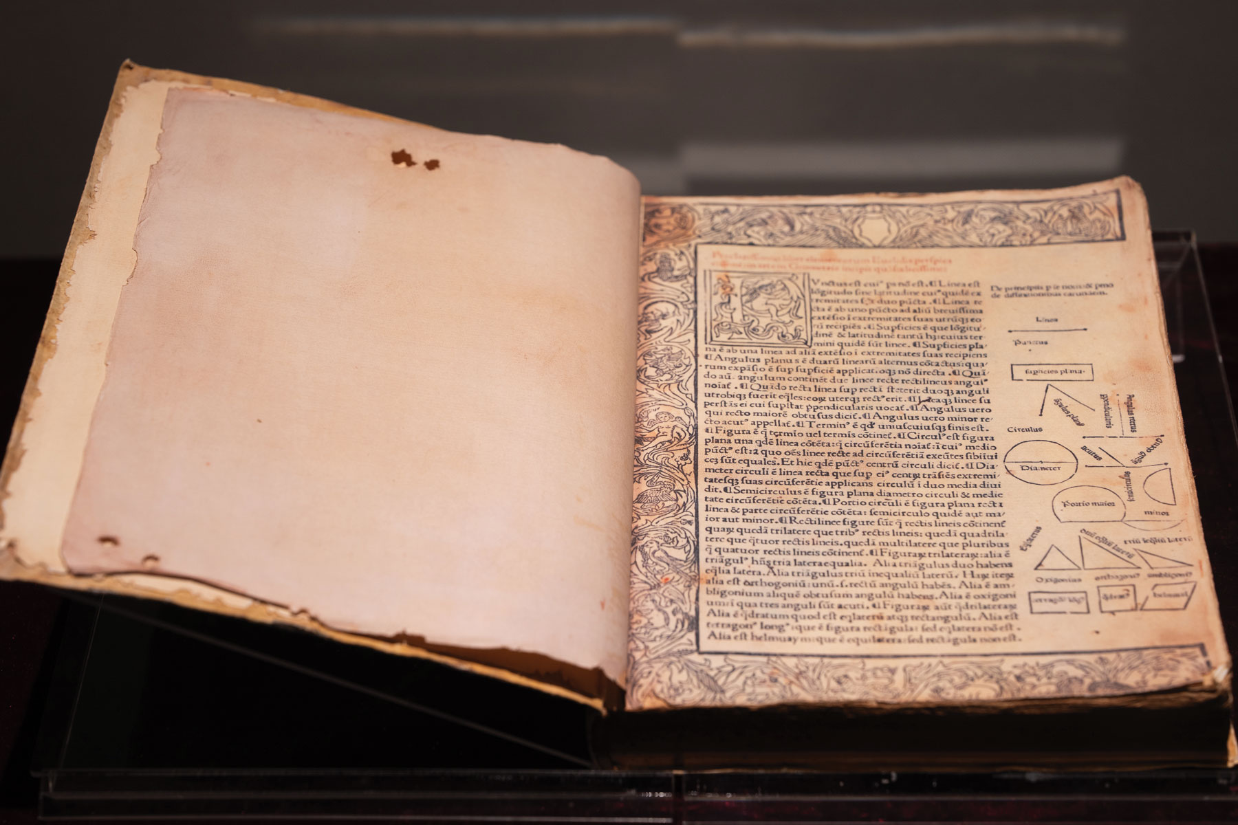 The oldest copy of Euclid’s Elements in all of China is on display in the current exhibition