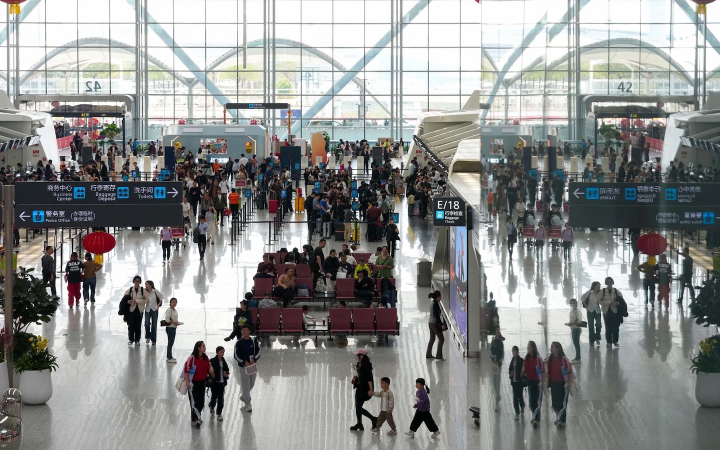 Guangzhou. 2nd Feb, 2026. This photo taken on Feb. 23, 2026 shows passengers at Terminal 2 of Guangzhou Baiyun International Airport in Guangzhou, south China's Guangdong Province. According to official data, Guangzhou Baiyun International Airport has han