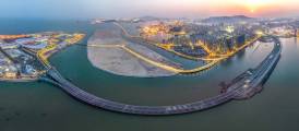 In the centre of this image is the new Zone A reclamation area. A total of 28,000 public housing units are planned for this area, helping to meet the city’s local accommodation needs.丨Photo by Lou Lam Kit, courtesy of the Government Information Bureau