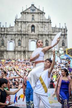 The Macao Youth Cantonese Opera Culture and Art Development Association, established in 2003 to foster young people’s interest in Cantonese opera, performs at the youth music festival on 20 July