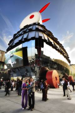 Jade Rabbit, the Imperial Lantern’ designed by architect Carlos Marreiros marks Macao’s presence at the 2010 Shanghai Expo. The rabbit has a 10-metre balloon head and changes colours at night | Photo by Eric Tam