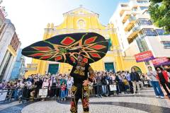 The Egyptian Sufi artist Emad Selim performs his Tanoura Dance in front of St Dominic’s Church