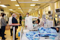 Chief Executive Sam Hou Fai thanked healthcare professionals on duty at Conde de São Januário Hospital