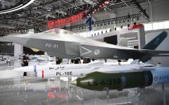 a full-scale Shenyang FC-31 model