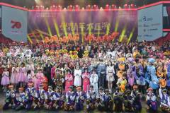 Outgoing Secretary for Social Affairs and Culture, Alexis Tam Chon Weng, attends a cultural performance by students in early December to celebrate the 70th anniversary of the founding of the PRC and the 20th anniversary of the SAR | Photo by Government Information Bureau